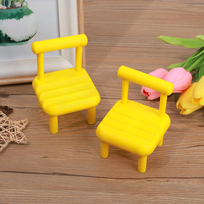 

Cute Mini Cartoon Chair Phone Holder OPP Bag Packaging жовтий