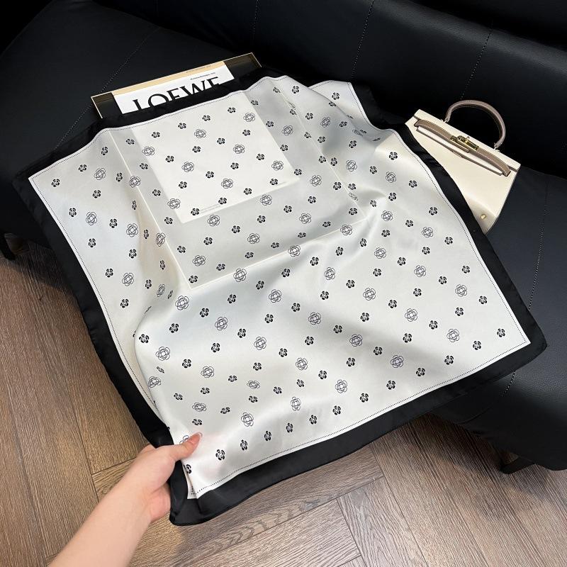 New silk scarf women's fashion versatile high-end small square scarf Korean version neck protection scarf spring and autumn retro scarf binding bag