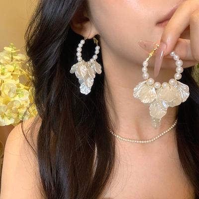 Retro Super Fairy Petal Fringed Earrings Femininity Pearl Earrings Exaggerated Personality Earrings