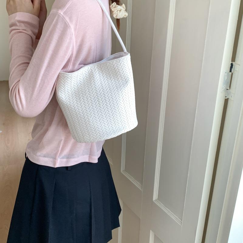Large Capacity Woven Bag Fashion Handbag New Shoulder Bag Armpit Bag