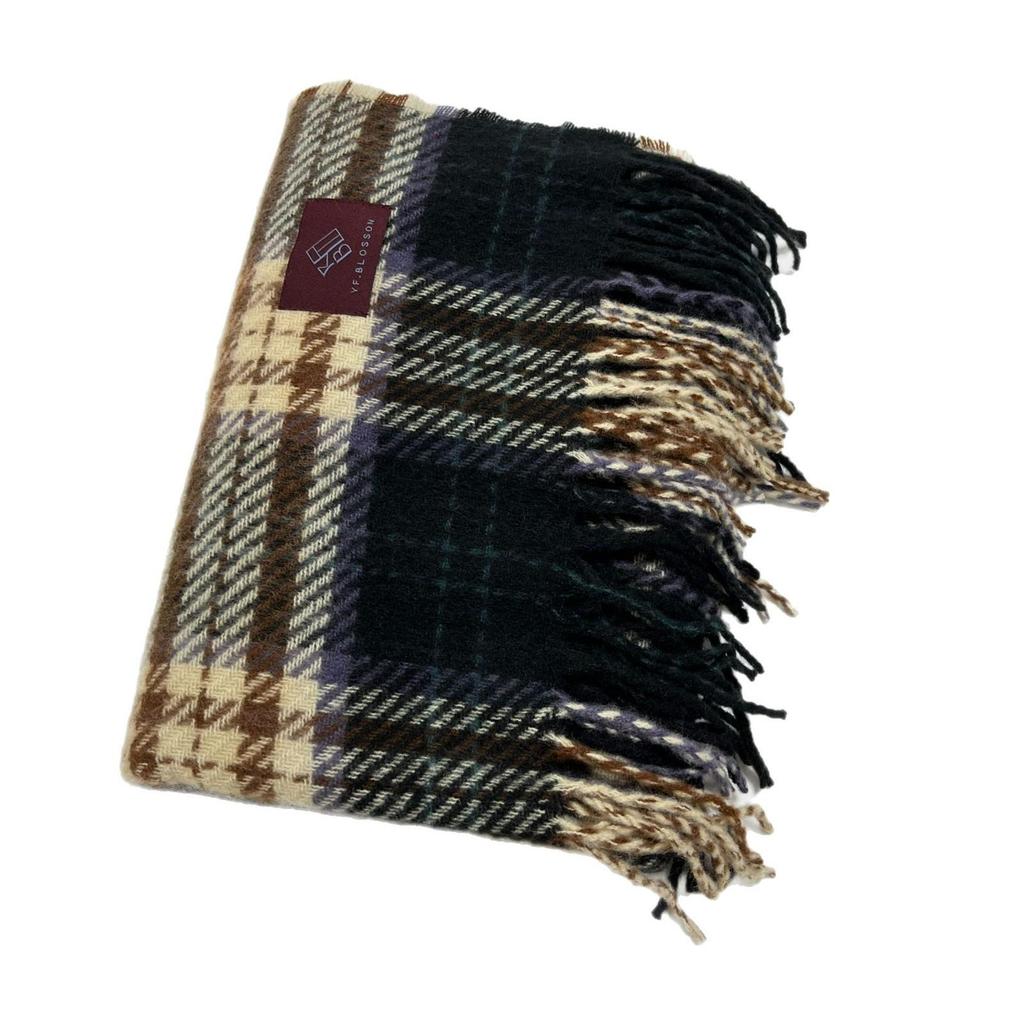 Korean Style Plaid Tassel Scarf – Winter Student Shawl & Warm Bib