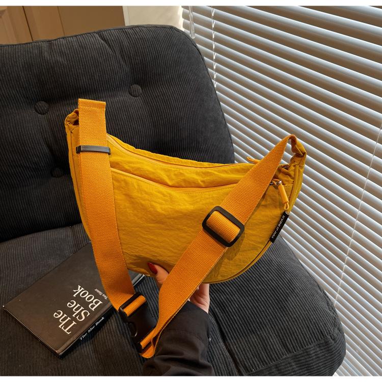 Fashion Casual Messenger Bag Shoulder Bag Spring New Simple and Lightweight Fabric Dumpling Bag