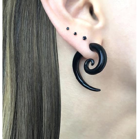 Fashion Black Horn Earrings For Women Hip-hop Acrylic Ear Stud Stainless Steel Anti-Allergies Earrings Gothic Spiral Ear