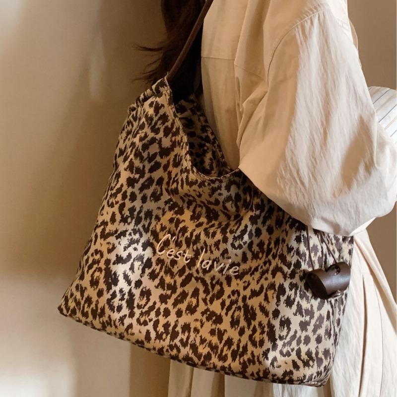 Tote Bag for Women, Large Capacity, Versatile and Fashionable Leopard Print Handbag, Single-shoulder Bag for Autumn and Winter