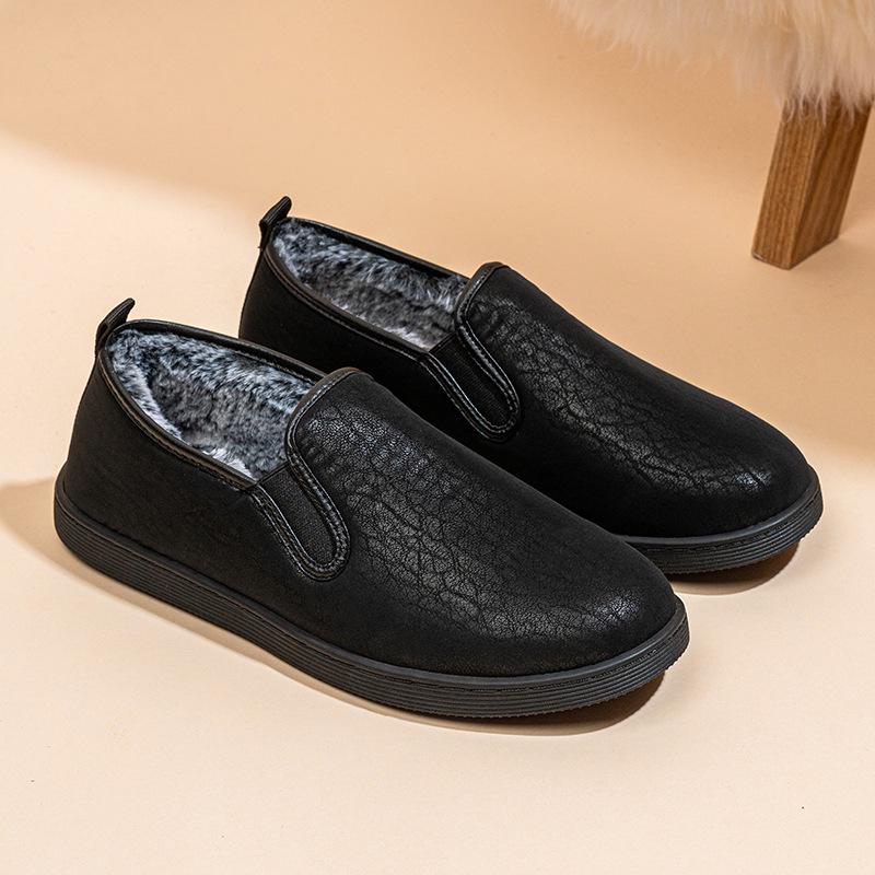 Old Beijing Men's Winter Fleece-Lined Slip-On Shoes - Thick, Soft Sole for Warmth and Comfort