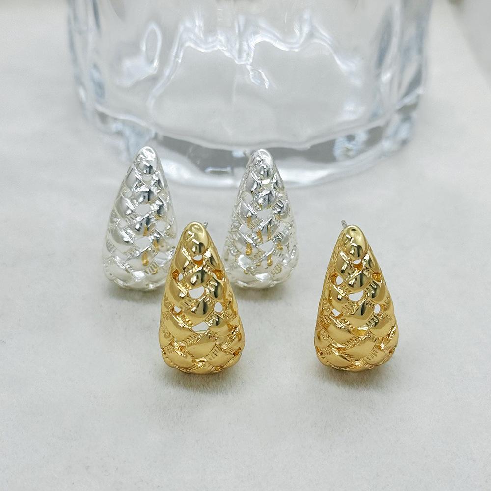 French Luxury Teardrop Mesh Earrings: S925 Silver Needle, Little Fragrant Style, Glossy Diamond Pattern.