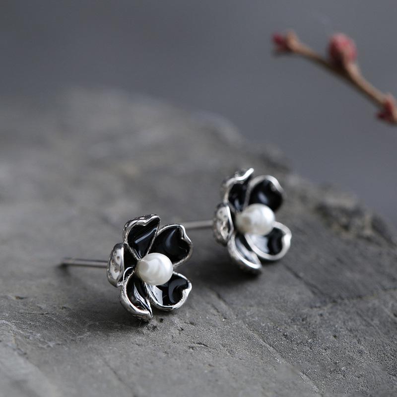 

Серьги из стерлингового серебра 925 пробы с покрытием из белого золота, с пресноводным жемчугом и трехмерным цветочным дизайном 925 Sterling Silver