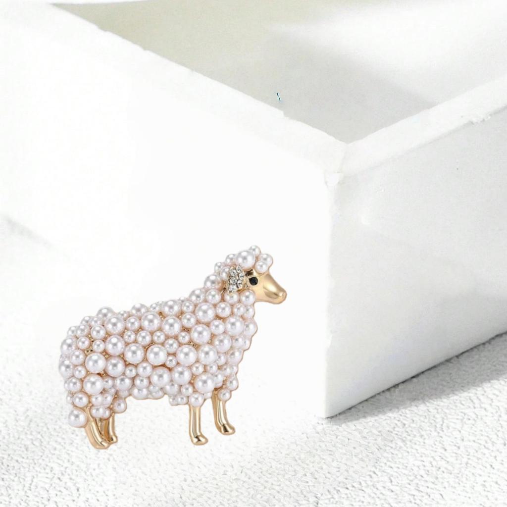 Sheep Corsage Creative Fashion Brooch - Unique Animal Themed Accessory