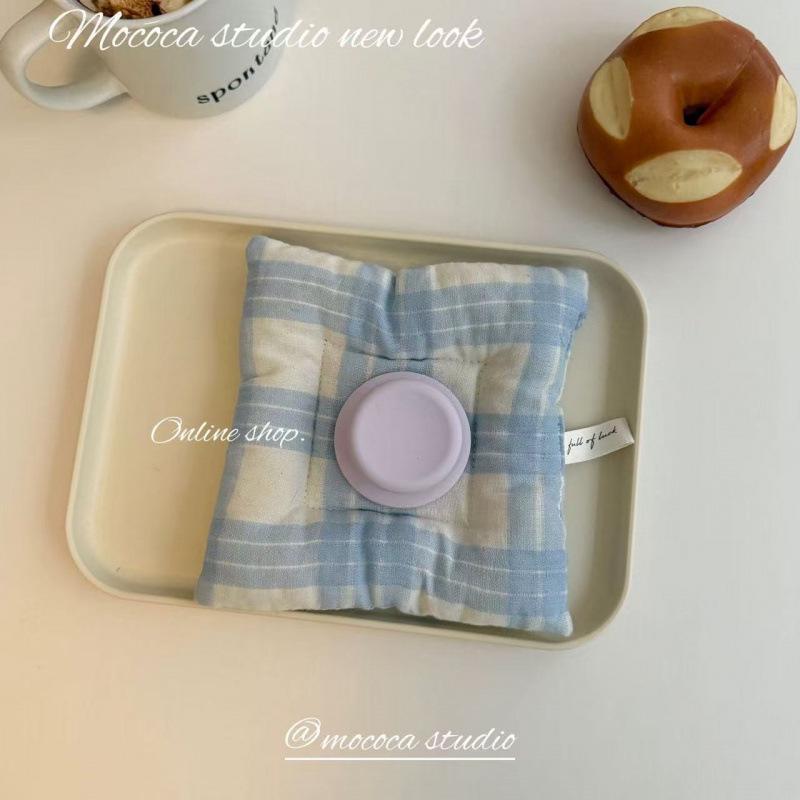 Premium Macaron Liquid Silicone Magnetic Stand with Stereo Retractable Design for Desktop Viewing