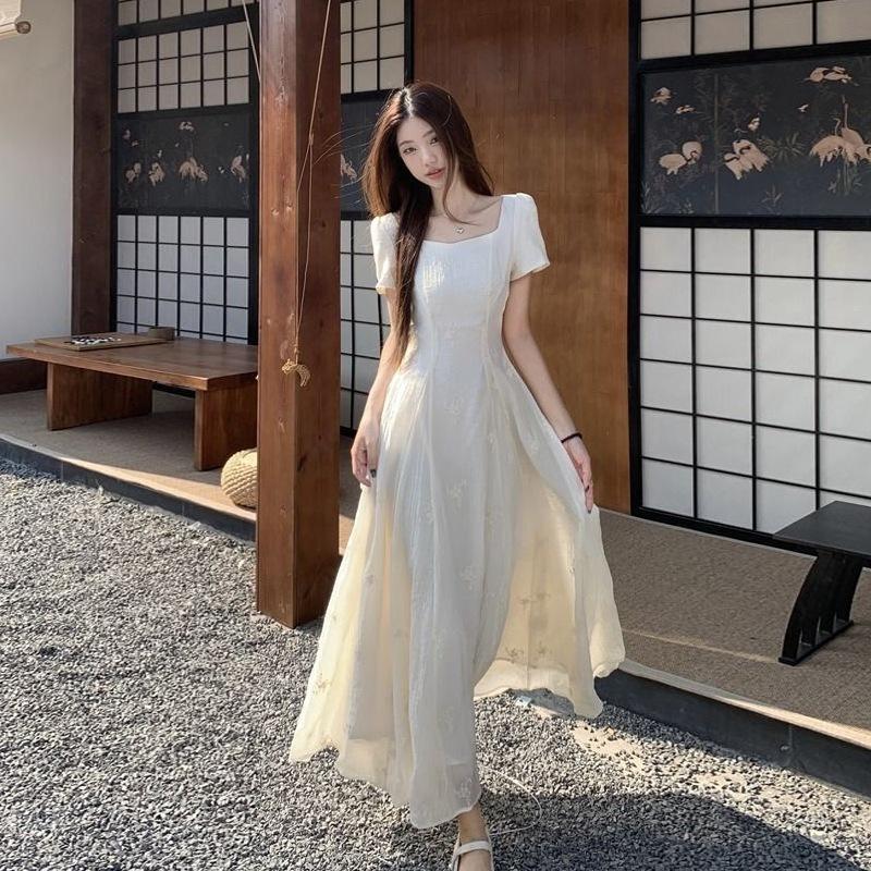 Coffee break French niche temperament cleaning apricot dress women's summer large size fat mm waist feeling vacation style dress