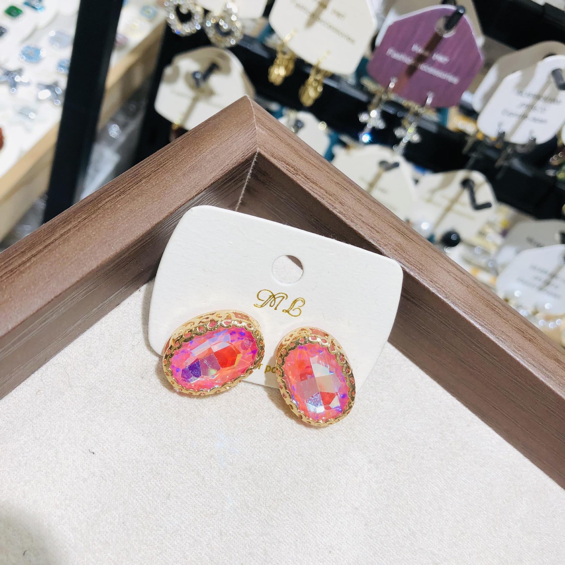 

Bohemia Flower Stud Earrings for Women Vintage Cutout Alloy Ear Jewelry Crystal Heart Designc