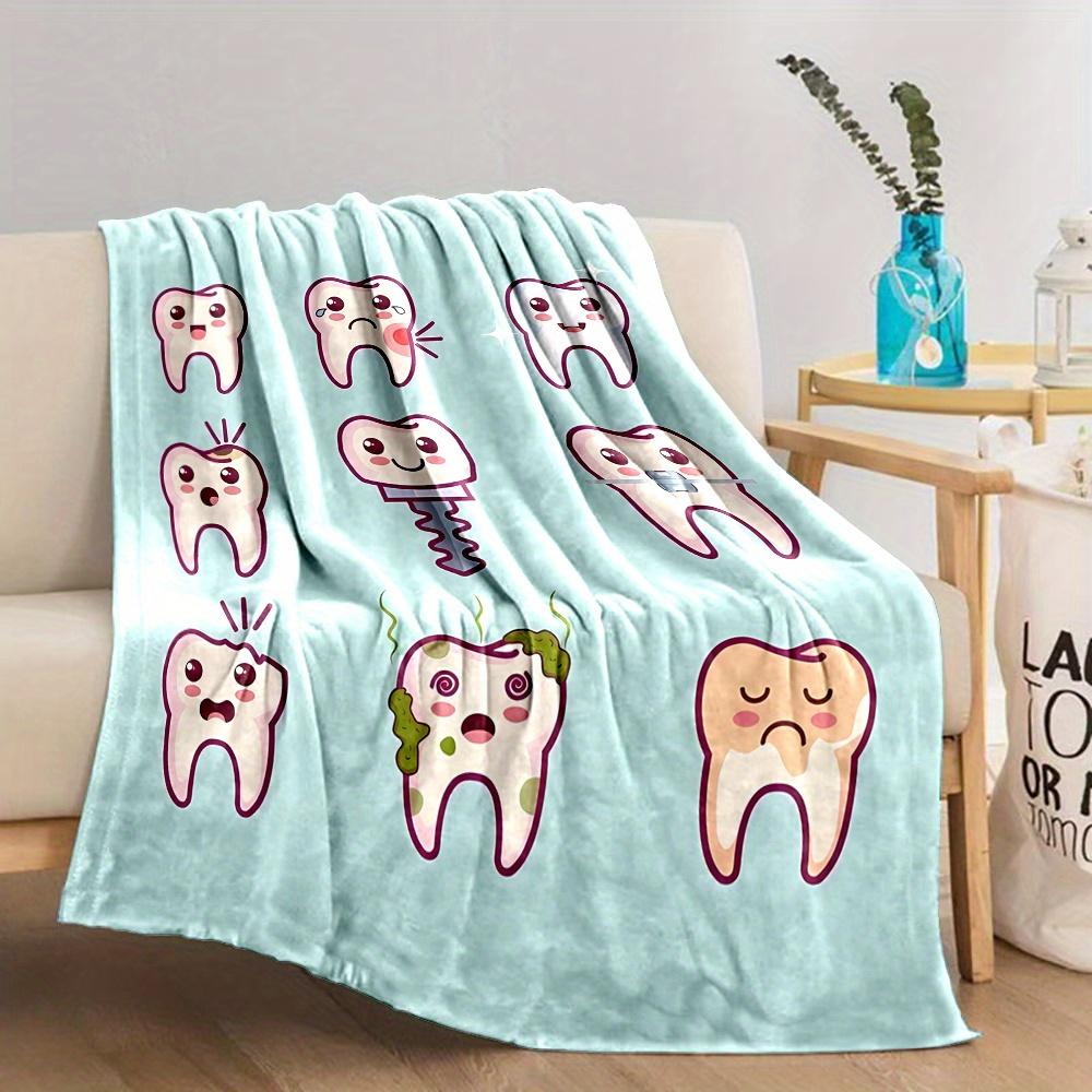 Cozy Cartoon Teeth Print Flannel Throw Blanket – Soft, Reversible, All-Season Comfort for Home, Office, or Travel – Perfect Gift