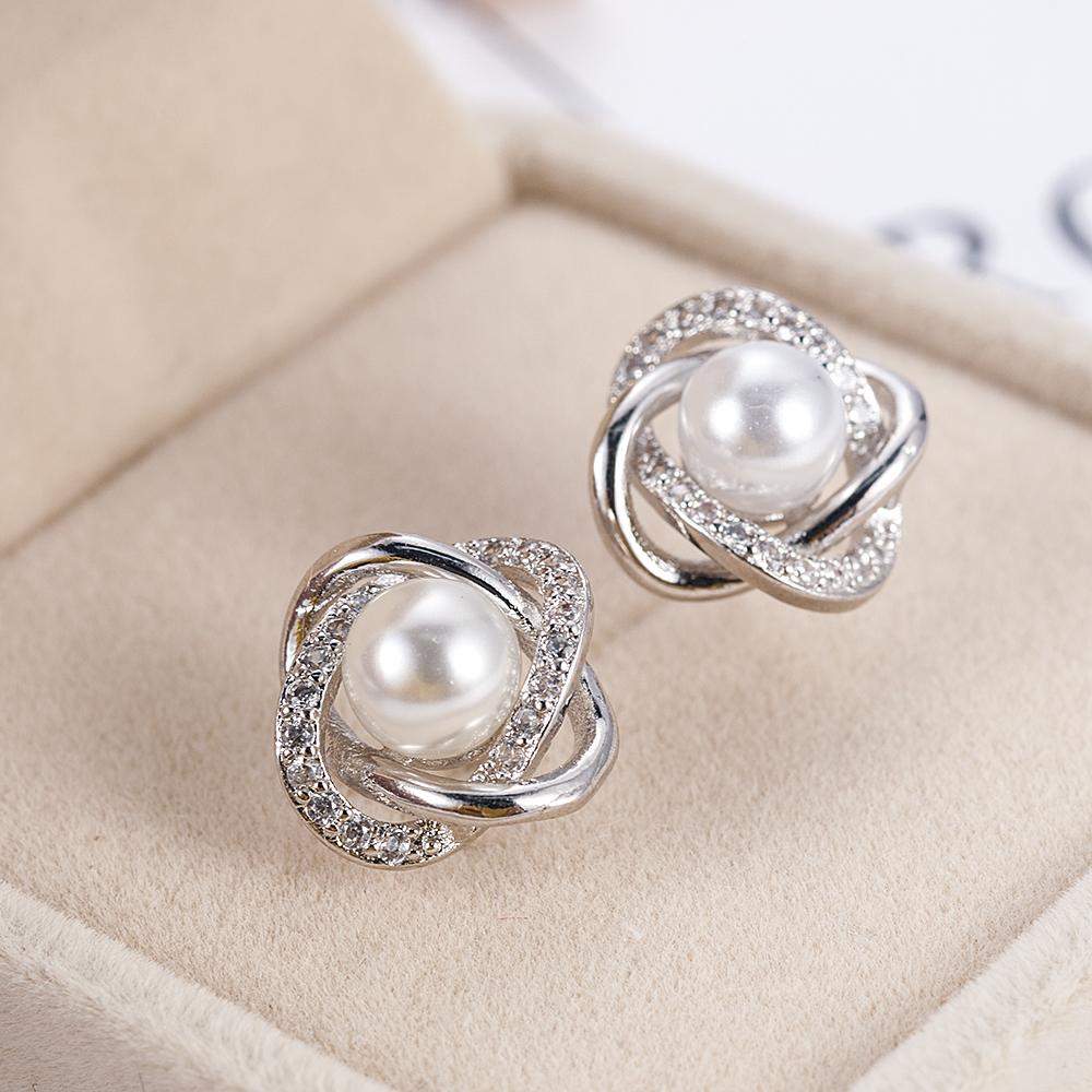 White Imitation Pearl Stud Earrings for Women Elegant Bridal Wedding Engagement Party Accessories Shiny CZ Luxury Jewelry