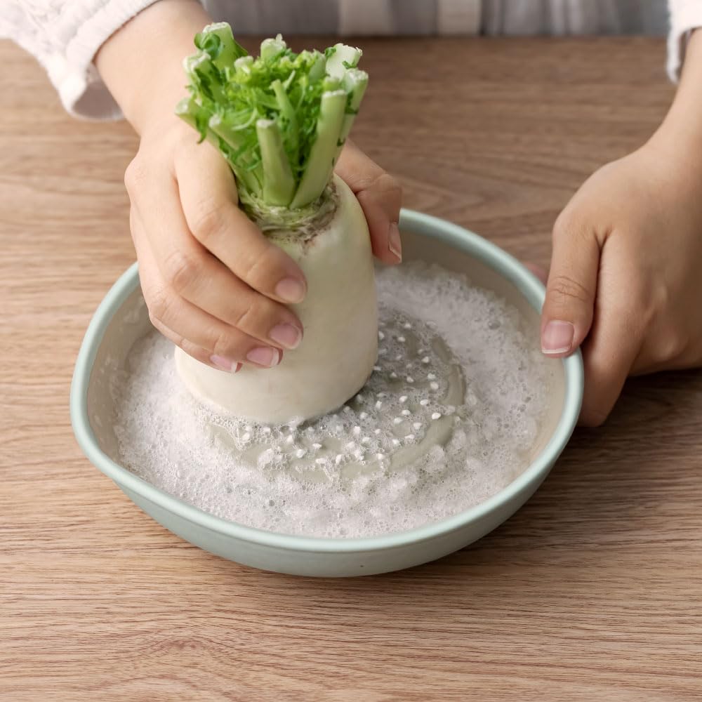 Răzătoare Iwami, mare, Haretoke x Motosige, Celadon, diametru 18cm x înălțime 4cm, fabricată în Japonia, din faianță, ceramică, poate fi frecată cu o singură mână.