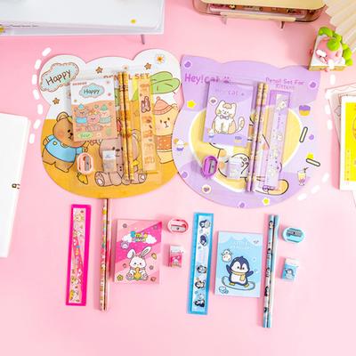 Set di cancelleria per bambini con cartoni animati da 6 pezzi con 2 matite Gomma Temperamatite Righello Quaderno Materiale scolastico per studenti Premi per l'aula Regali per la Giornata dei Bambini