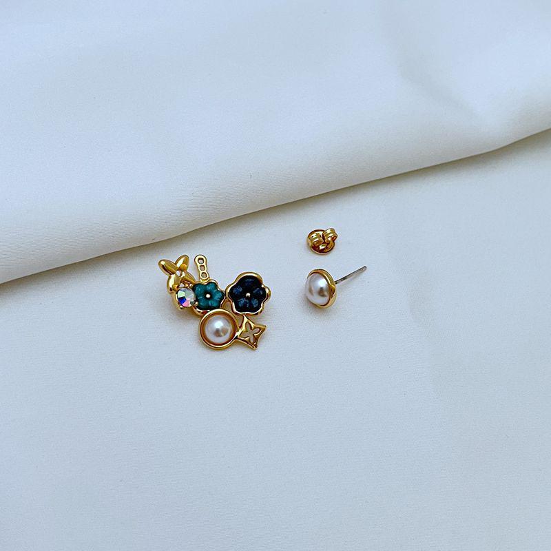 18K Gold Plated Pearl Four-Leaf Clover Stud Earrings with S925 Silver Needle.
