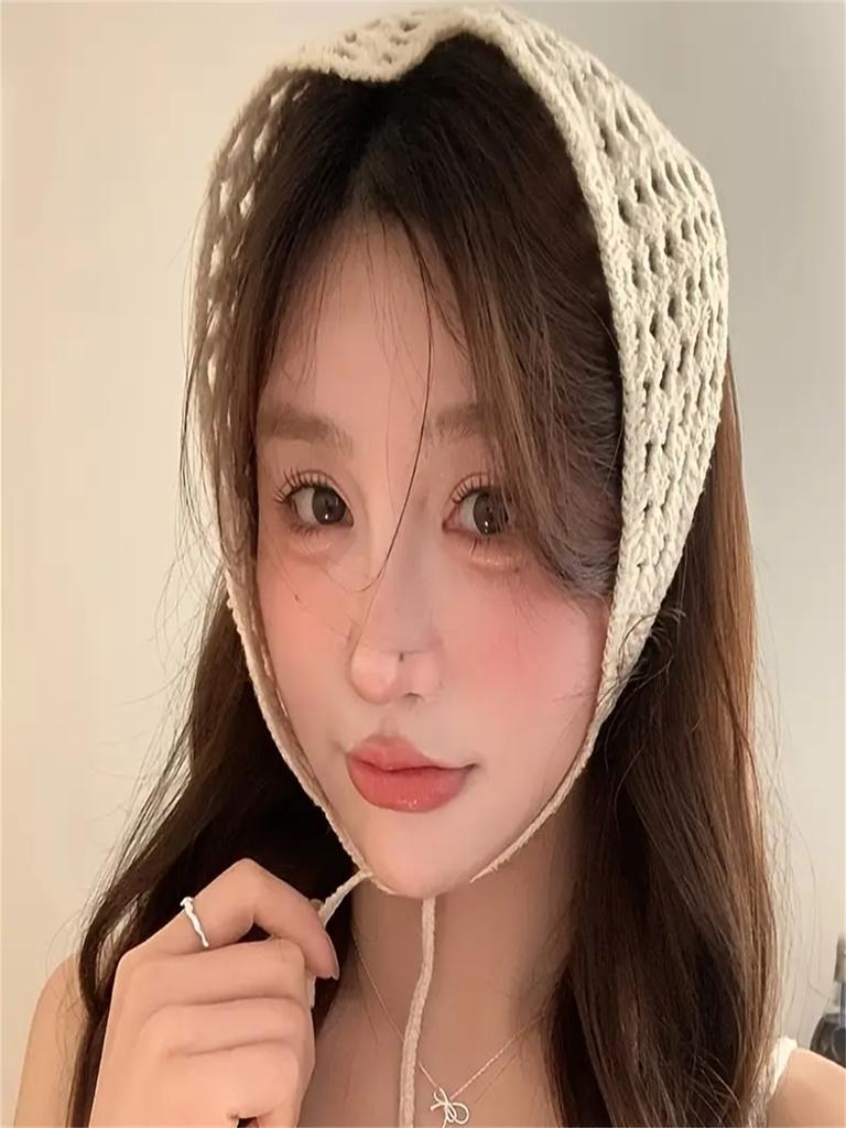 Seaside Cut Out White Triangle Headscarf for Women French Knitted Turban Square Scarf Tied with Hair Silk Scarf Ins Style