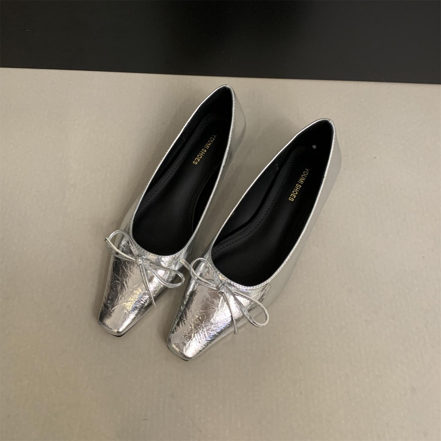 

2025 spring and autumn new pointed head low heel light mouth single shoes fairy shoes silver bow with skirt temperament ladyshoes 39