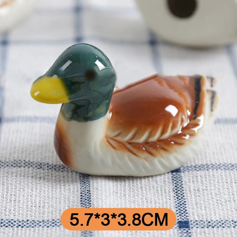 1PC Cute Porcelain Duck Shape Ceramic Chopsticks Holders Chopstick Stand Shelf Ducks Spoons Fork Rack Ceramic Rest Flatware