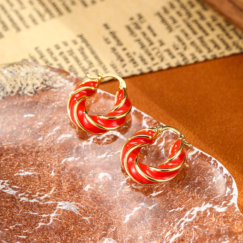 High-End Spiral Enamel Ear Cuffs: Retro European & American Niche Hoop Earrings for Women