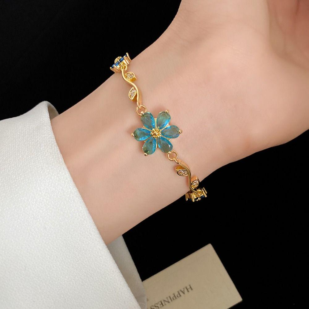 Fashion Elegance Bracelet Exquisite Shiny Rhinestone Bangle Zircon Flower Bracelet  Jewelry Gifts