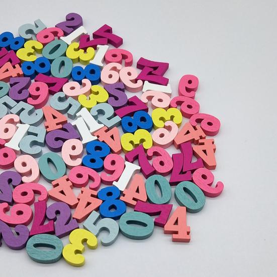 100 Stücke DIY handgemachte gemischte Farbe Holz Buchstaben Zahlen Block Lehrmaterial