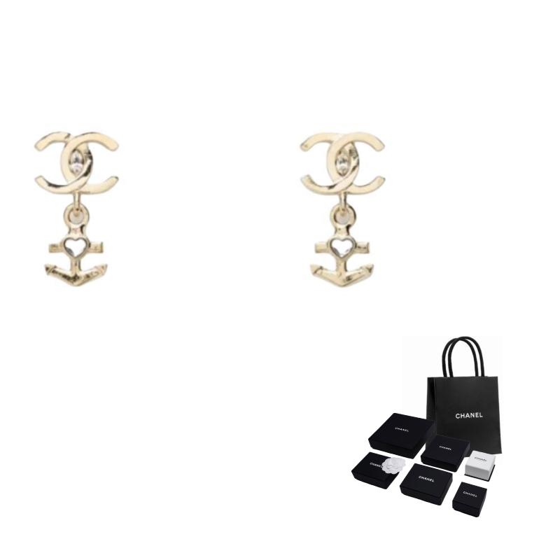 

CHANEL [25C Early Spring] CC Anchor Design - Earrings Women s Gold золотий