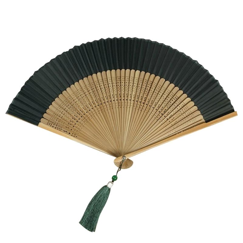 

Традиционный китайский шелковый бамбуковый веер с выемками и наружным декором