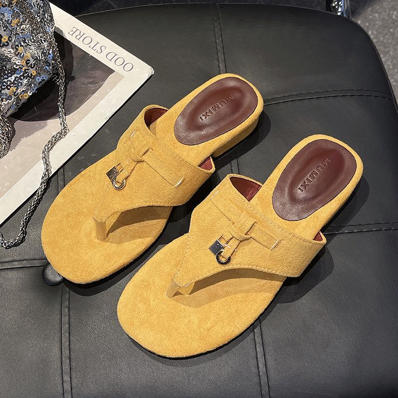 New retro flip-flops slippers women's summer wear thick heels, cold slippers women's skirt