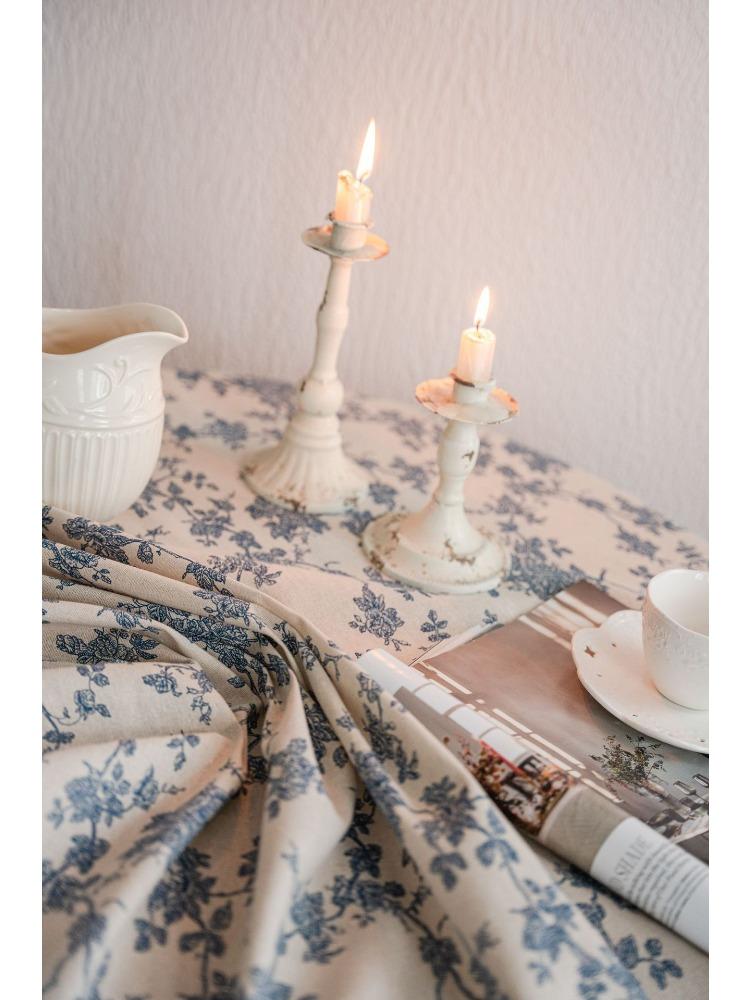 Tablecloth Blue Rose Print Dining Table Cloth Round Fabric Retro Small Round Table Suitable for Holiday Dining Rooms,  Picnics, Outdoor Camping