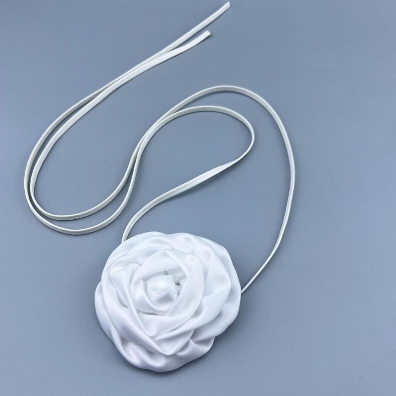 Vintage Floral Choker Necklace Accessory Chic Gothic Flower Choker Necklace Edgy Neckband for Fashion forward Individual