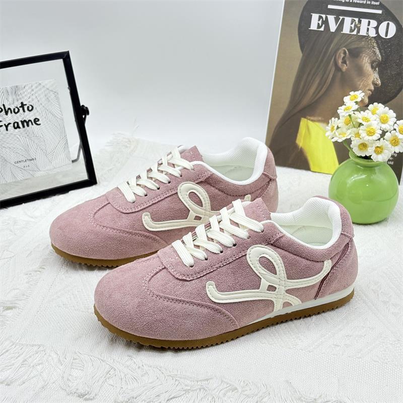 Retro flat-bottomed German training shoes women's 2025 autumn new super fire versatile little white shoes lightweight soft-soled sports and leisure