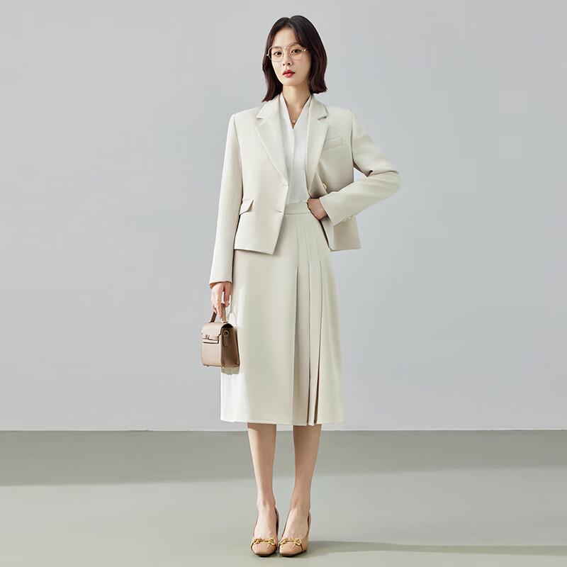 Women's Stylish Short Blazer Suit Set