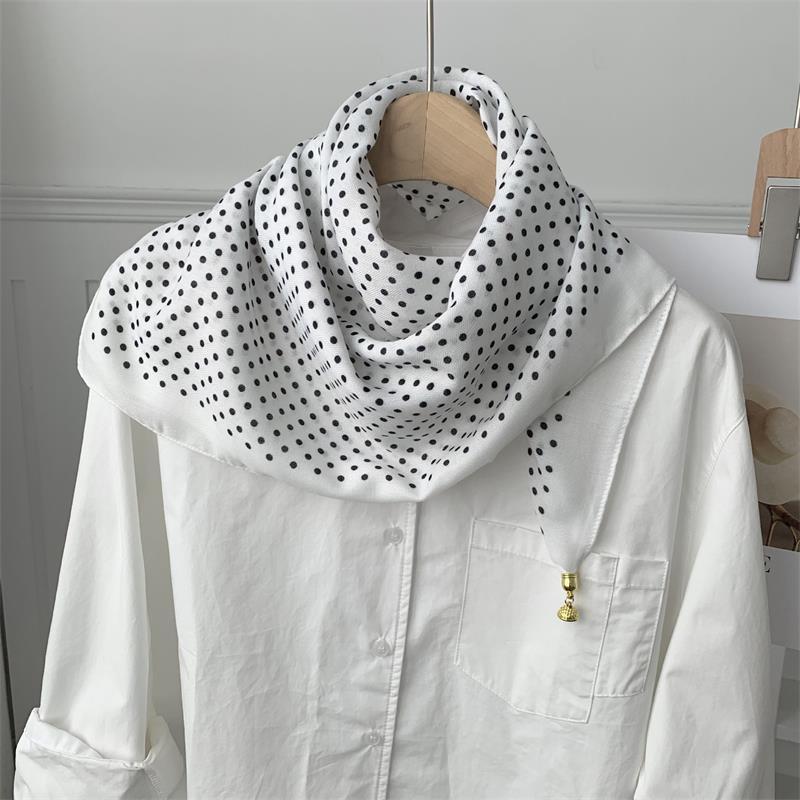 70*70 Square Scarf Retro Print Silk Scarf With Magnetic Buckle Women Neck Scarf All-Match Shawl Headscarf Accessory Gift