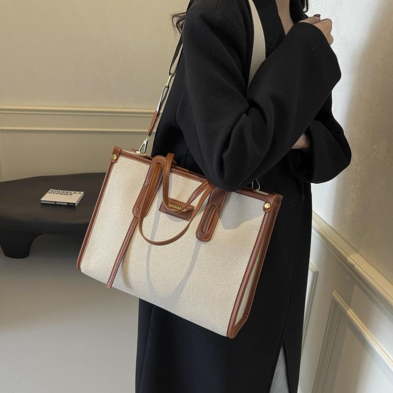 

Холщовая сумка большой вместимости женская 2025 новая модная сумка через плечо, сумка-мессенджер, универсальная портативная сумка-тоут для通勤 33*12*26 коричневый