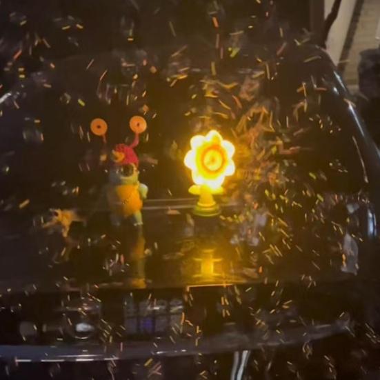 Slunečnicový bublifuk s dálkovým ovládáním Barevné osvětlení Snadná instalace Zábavný houpavý taneční bublifuk Automatický bublifuk