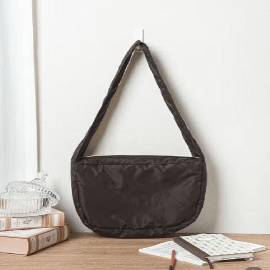 Daiso Modern Padded Crossbody Bag - Black