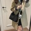 2024 Retro Large-Capacity Women's Contrast Color Shoulder Bag - Autumn/Winter Commuter Pillow Messenger
