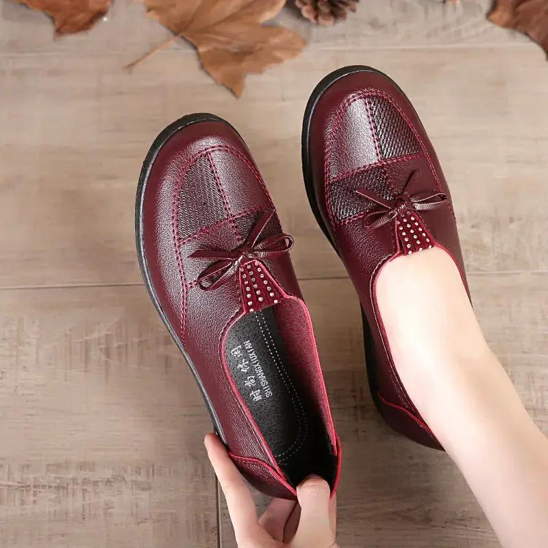 Fashion 2025 Spring and Autumn New Single Shoes Women's Soft Soled Non Slip Flat Shoes Classic Le Fu Shoes Fashion Casual Leather Shoes