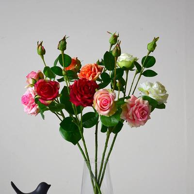 Decorațiuni pentru casă – Flori decorative şi coroane de flori