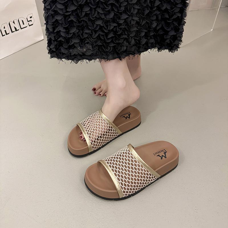 Fashion Shoes Women Slippers Summer Platform Pantofle Fretwork Heels Slides Soft 2025 Flat Round Toe Slippers Women Summer Female Shoes
