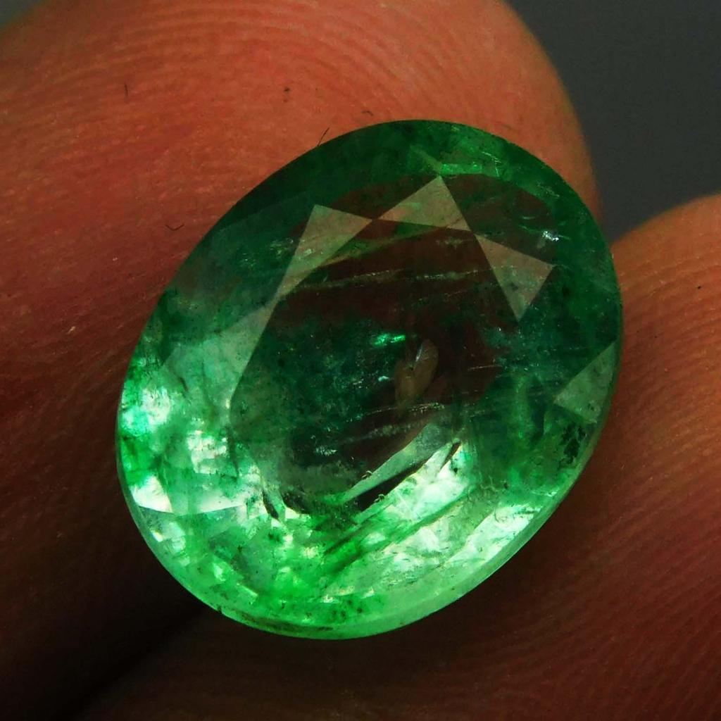 8.24 Ct Green CERTIFIED Loose Gemstone Natural Lovely Colombian Emerald Oval Cut