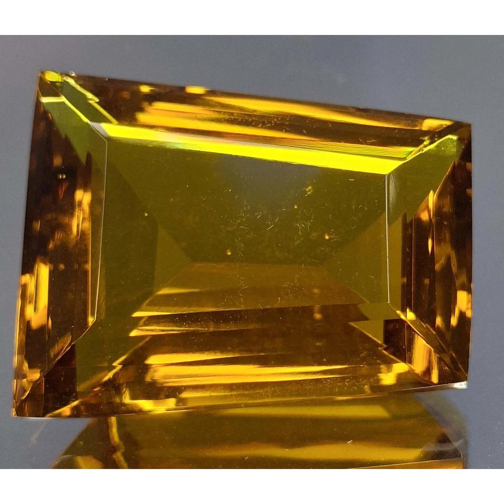 Smuk Naturlig Gul Farve Topas 104-106 Carat Fancy Slibning Certificeret Edelsten