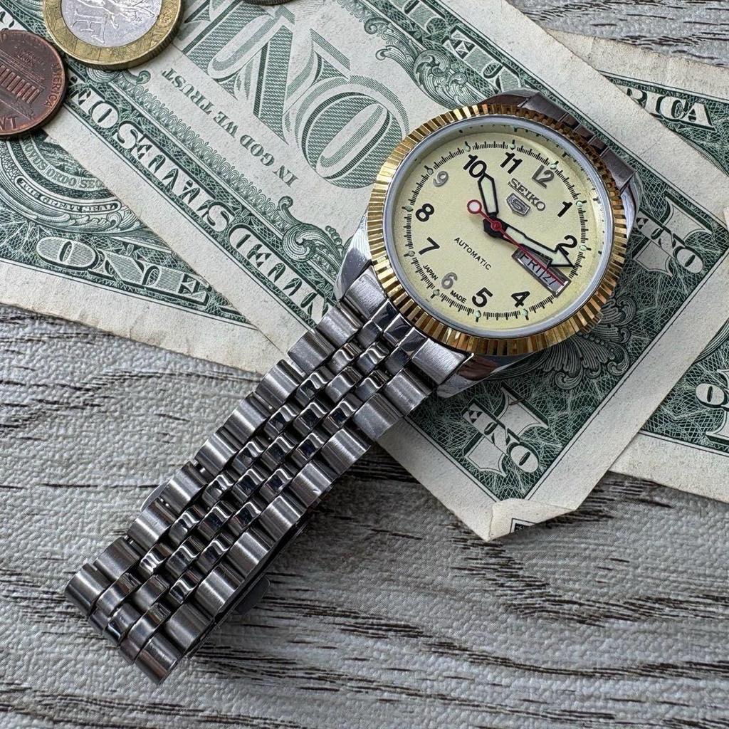 Used [The Ultimate In Sophistication] SEIKO5 Men's Watch Gold Automatic Vintage