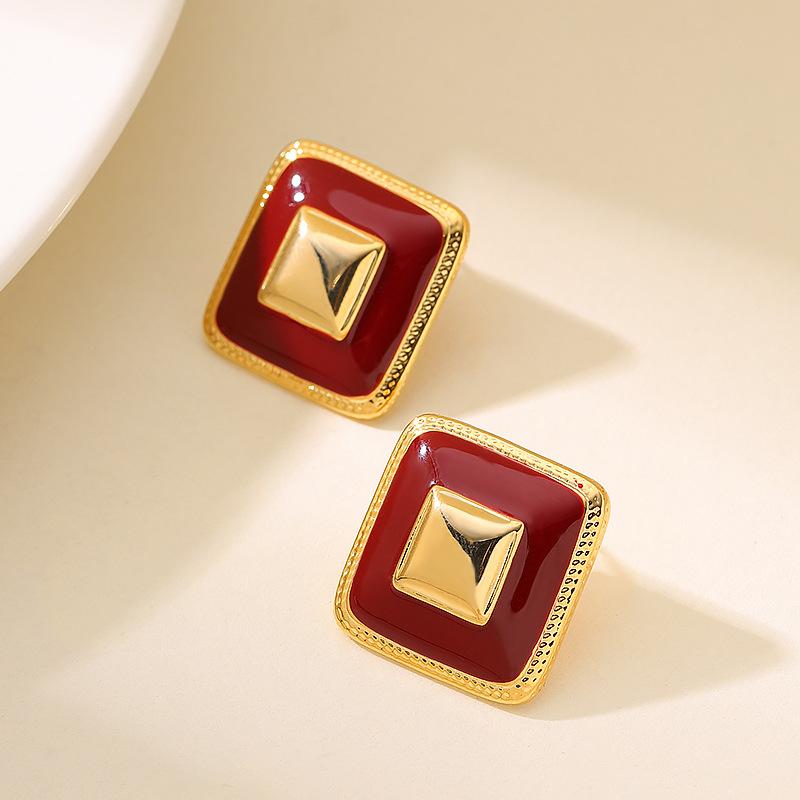 French Retro Personalized Small Fragrant Enamel Drip Glaze Geometric Square Stud Earrings Simple and Exquisite Commuter Daily Earrings