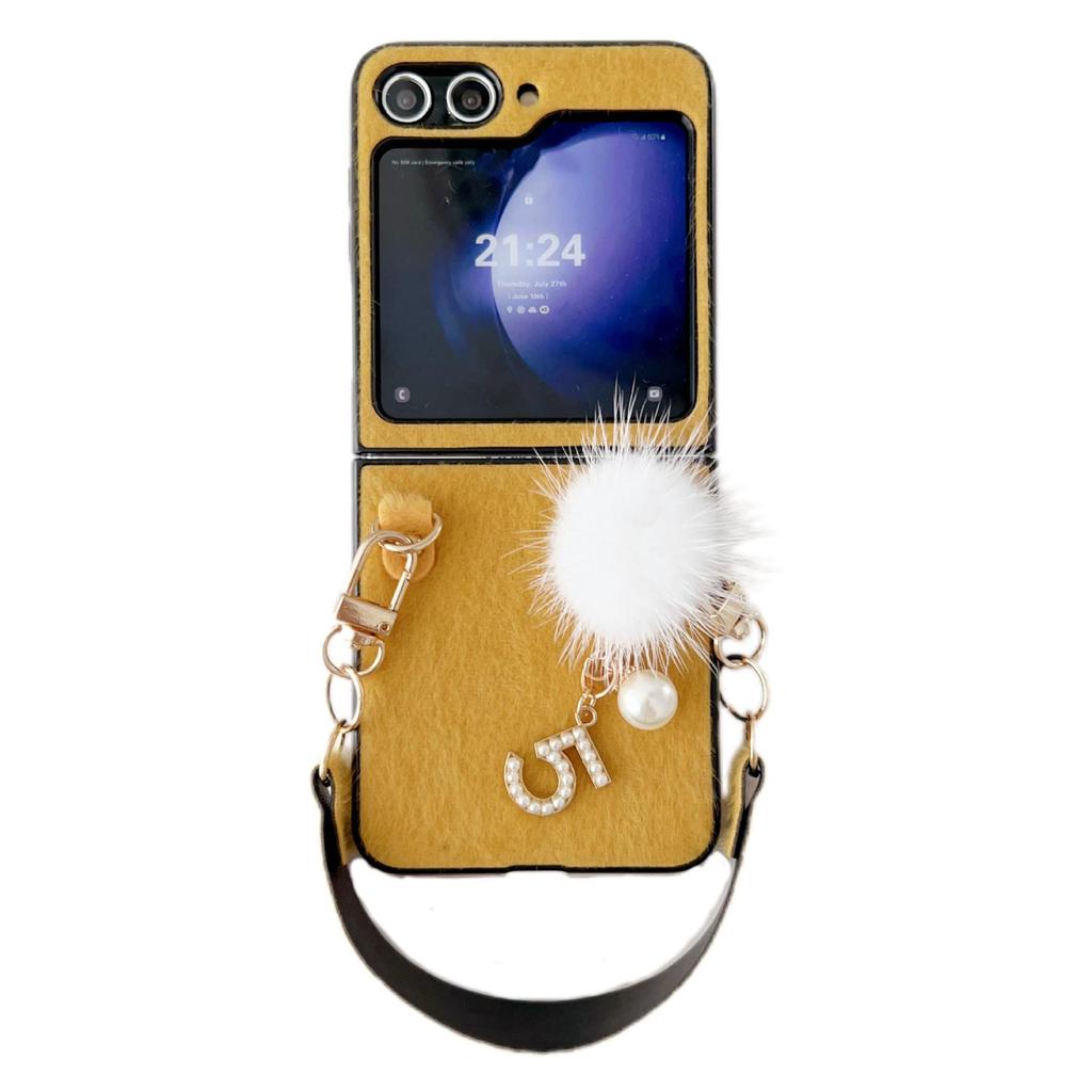 Capa de Celular Samsung Z Flip Pelo de Vison com Bola de Pelúcia DIY para Modelos 3-7