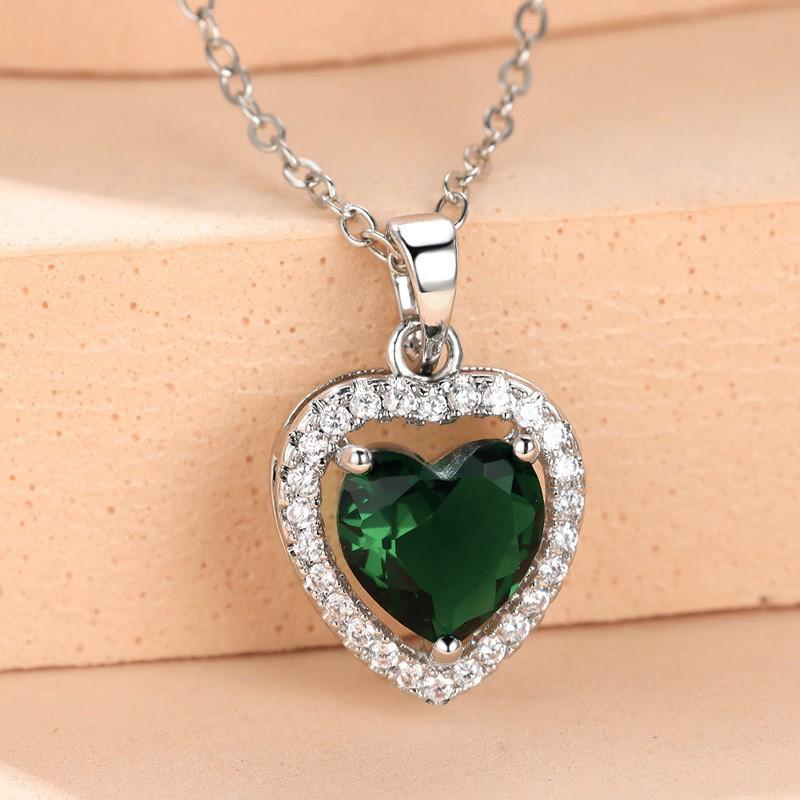 Hot-selling White Diamonds Imitation Moissanite Heart Shape, Slightly Inlaid White Edge Diamond Necklace Temperament Fashionable