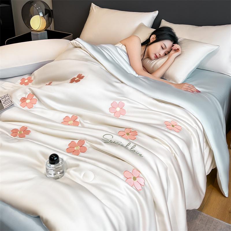 Lightweight Silk Summer Quilt Set - Washable, Air Conditioning Friendly, 4-Piece Luxury Bedding Gift