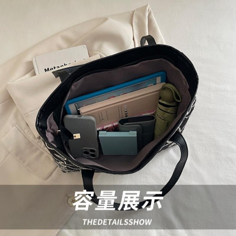 Casual Star Embroidery Women Shoulder Bags Large Capacity Ladies Tote Underarm Bag Daily Versatile Portable Female Handbags