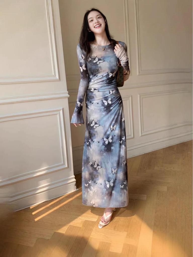 Elegant French-Inspired Ink Painting Dress with Bell Sleeves and Butterfly Waist-Cinching Design